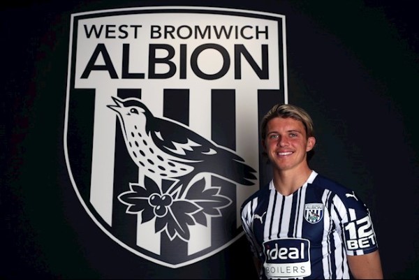 Conor Gallagher khi thi đấu tại West Bromwich Albion