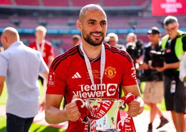 Sofyan Amrabat đã đạt được nhiều danh hiệu từ cá nhân đến các CLB