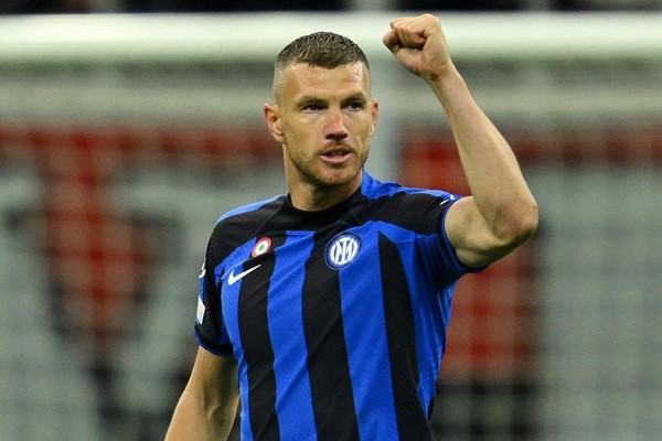 Dzeko đã trải qua nhiều năm cống hiến cho Đội tuyển Bosnia và Hercegovina