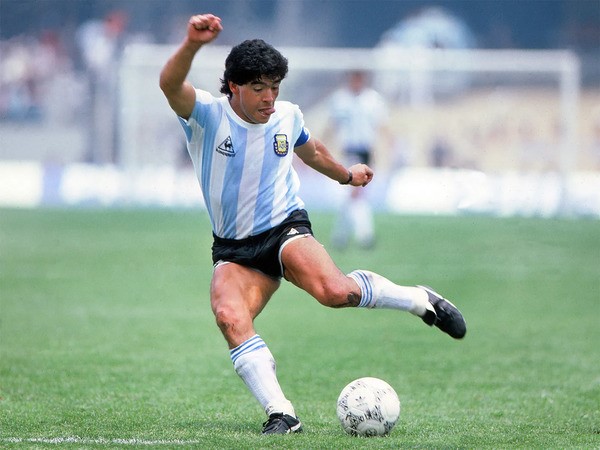 Huyền thoại bóng đá - Diego Maradona