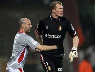 Cầu thủ bóng đá cao nhất thế giới​ - Kristof Van Hout - 2m09