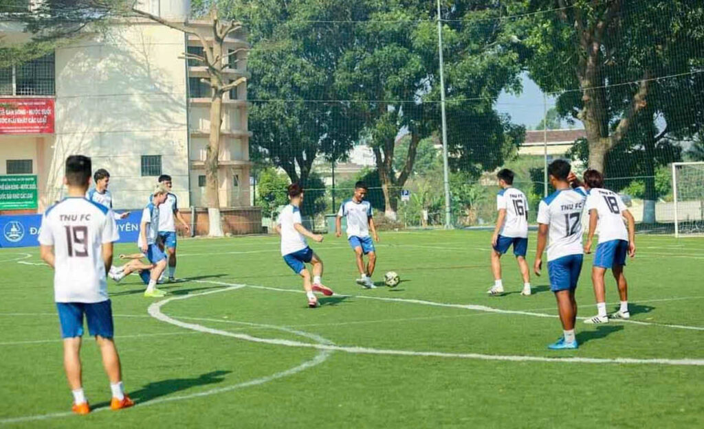 Bóng đá phủi là gì?