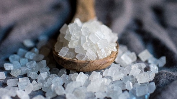 Một muỗng cà phê đường phèn chứa khoảng 15-20 calo