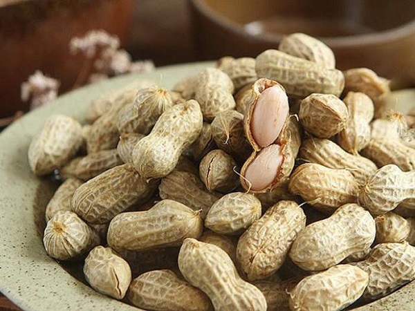 100g lạc luộc dao động trong khoảng 200-250 calo