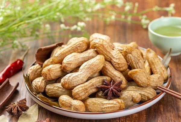 Lạc luộc chứa nhiều chất xơ và protein