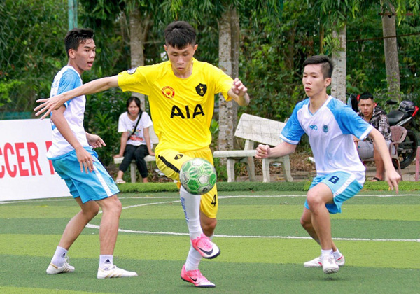 Trang phục thi đấu theo tiêu chuẩn FIFA