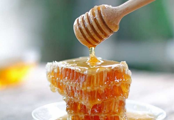 Một gam mật ong chứa khoảng 3 calo