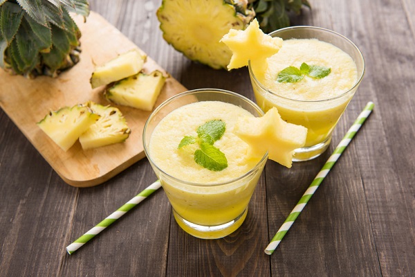 Nước ép dứa bổ sung vitamin, khoáng chất và bromelain