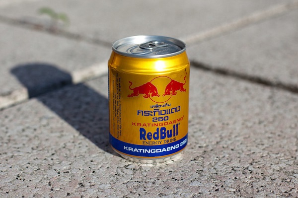 Một lon Red Bull thường chứa khoảng 110 calo