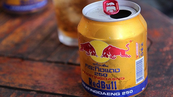 Calo trong Red Bull chủ yếu đến từ đường