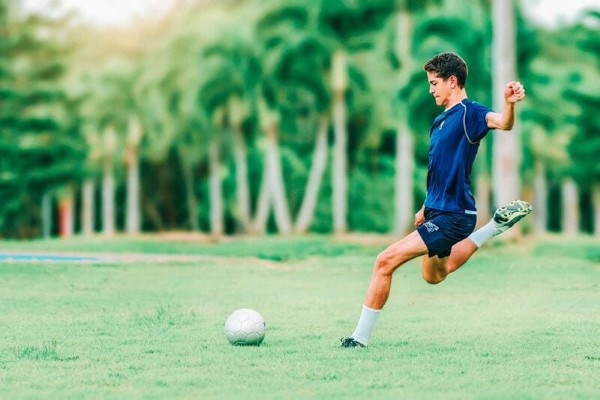 Hiệu quả sức khỏe toàn diện của bóng đá ngoài khả năng tăng chiều cao